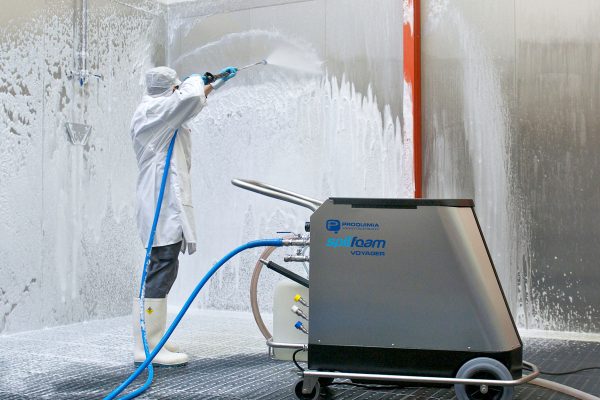 Dairy industry foam cleaning