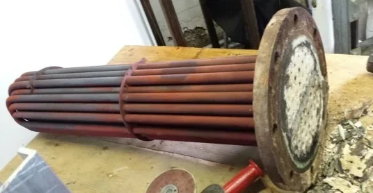 Incrustaciones y corrosión en intercambiador de calor metálico